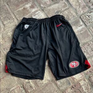 Nike Men's Black and Red San Francisco Dry Fit Athletic Training Shorts Size L